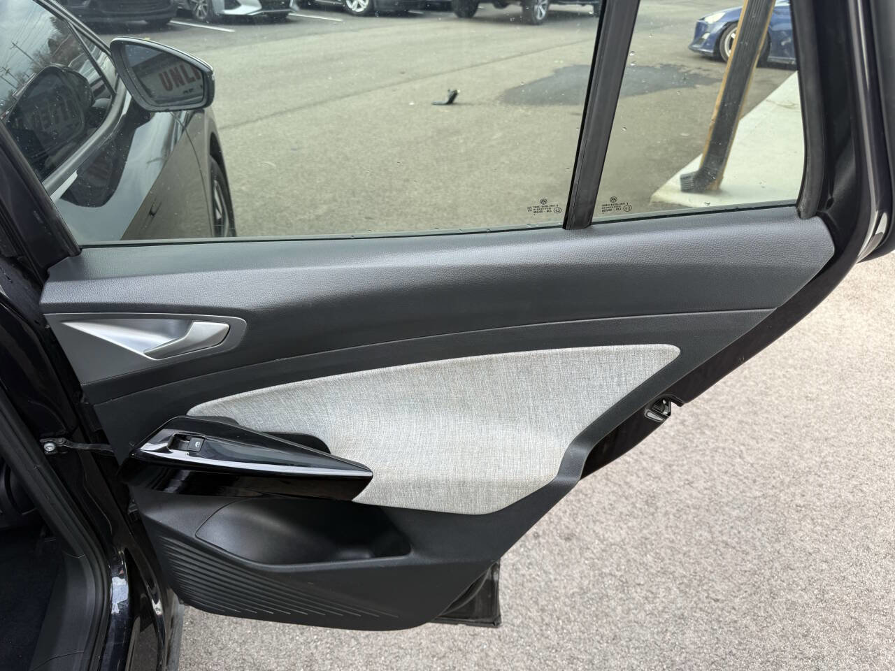 Used 2024 Volkswagen ID.4 2WD image 15