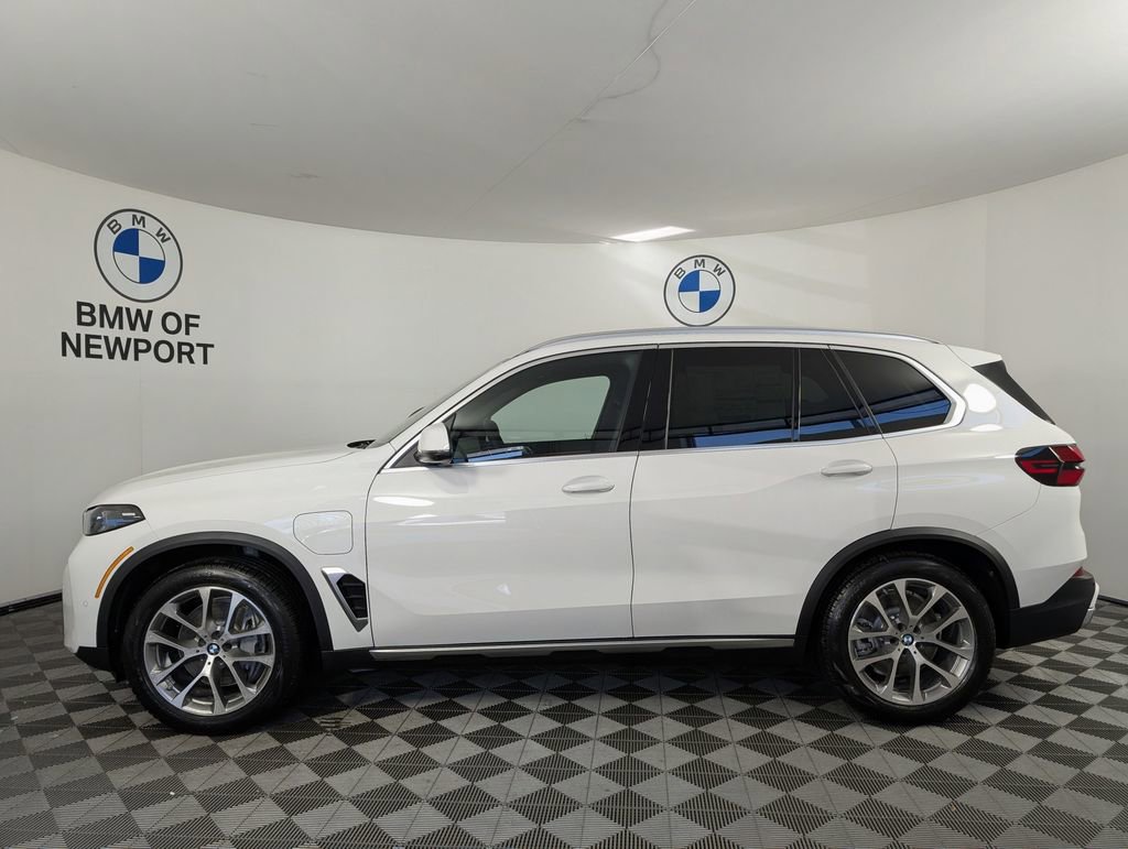 New 2026 BMW X5 xDrive50e w/ Premium Package AWD/4WD image 9