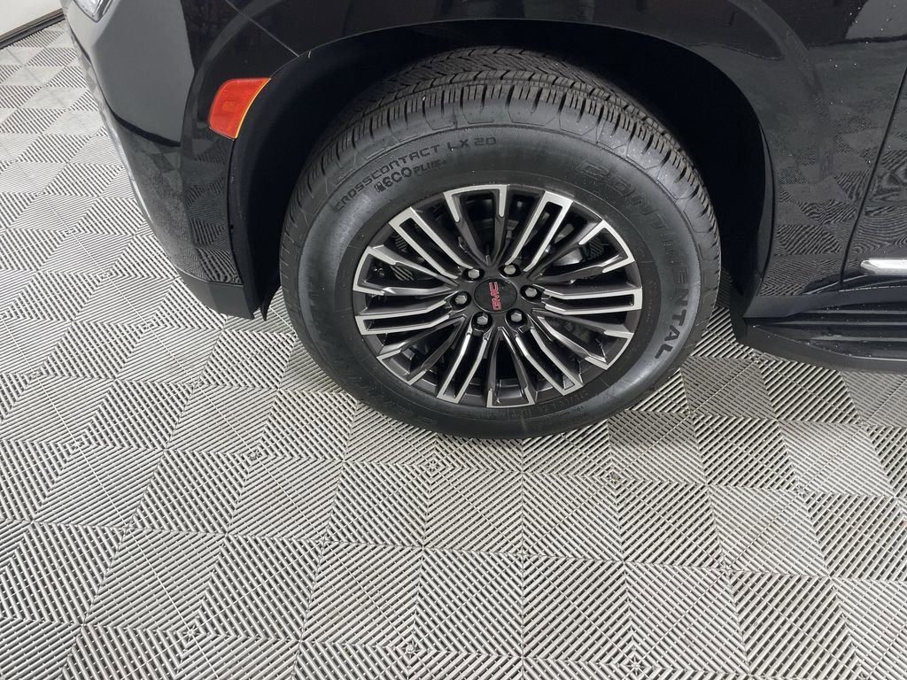 Used 2022 GMC Yukon XL SLT w/ SLT Premium Package image 33