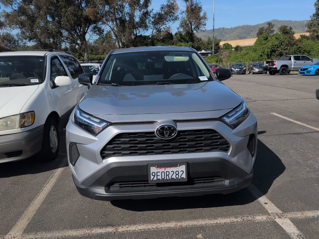Used 2023 Toyota RAV4 LE video 2