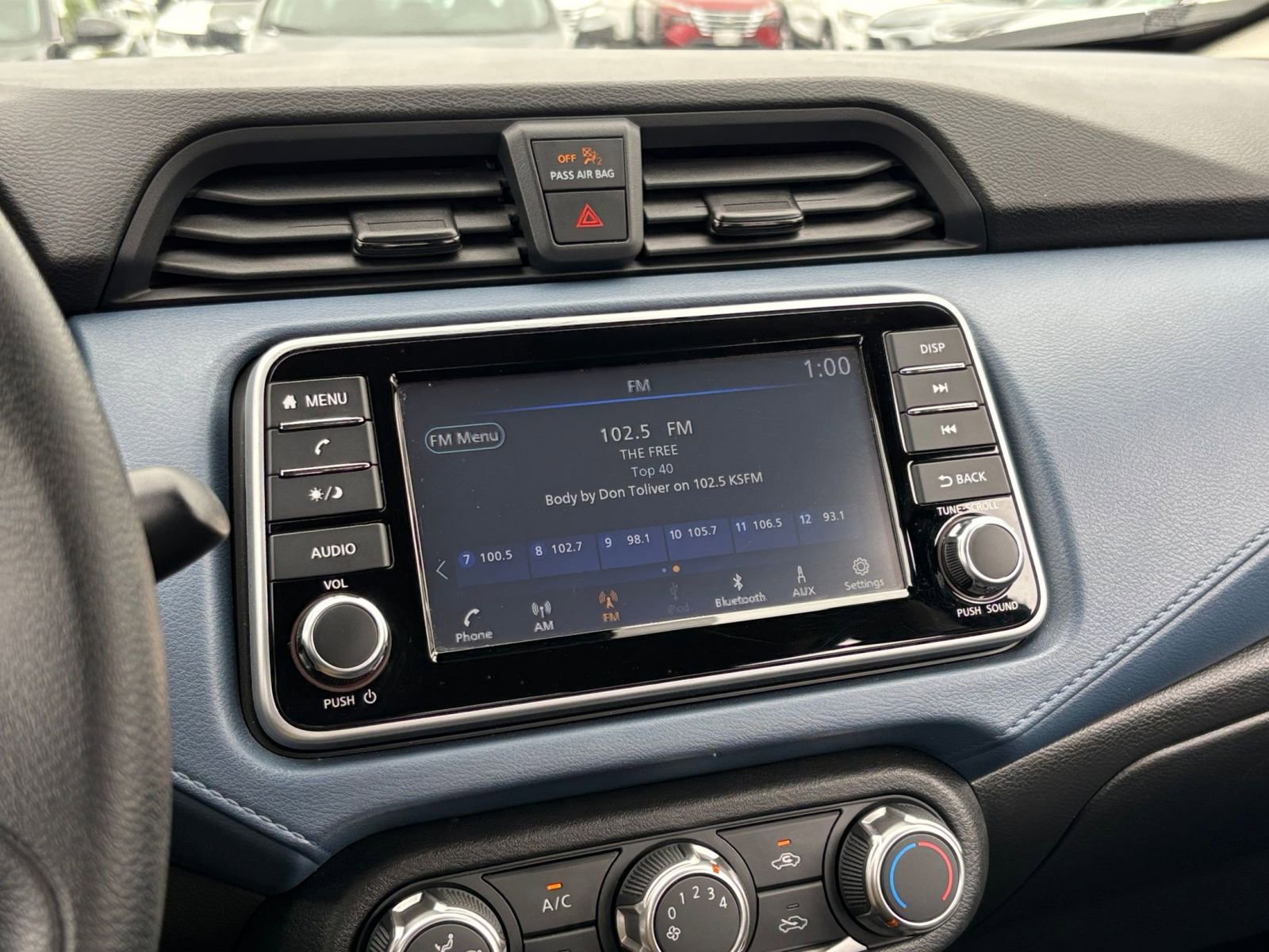 Used 2025 Nissan Versa SV image 20