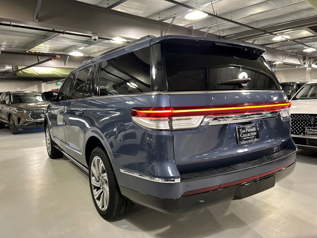 Used 2023 Lincoln Navigator L Reserve AWD/4WD image 4