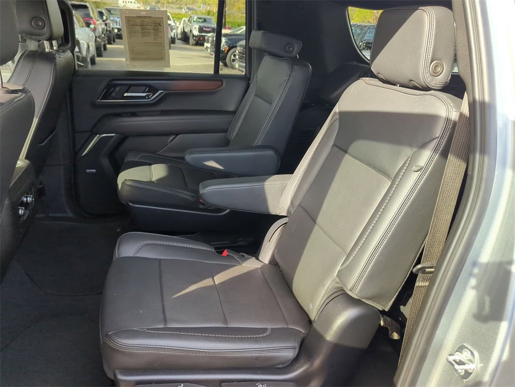Used 2025 GMC Yukon XL Denali image 24