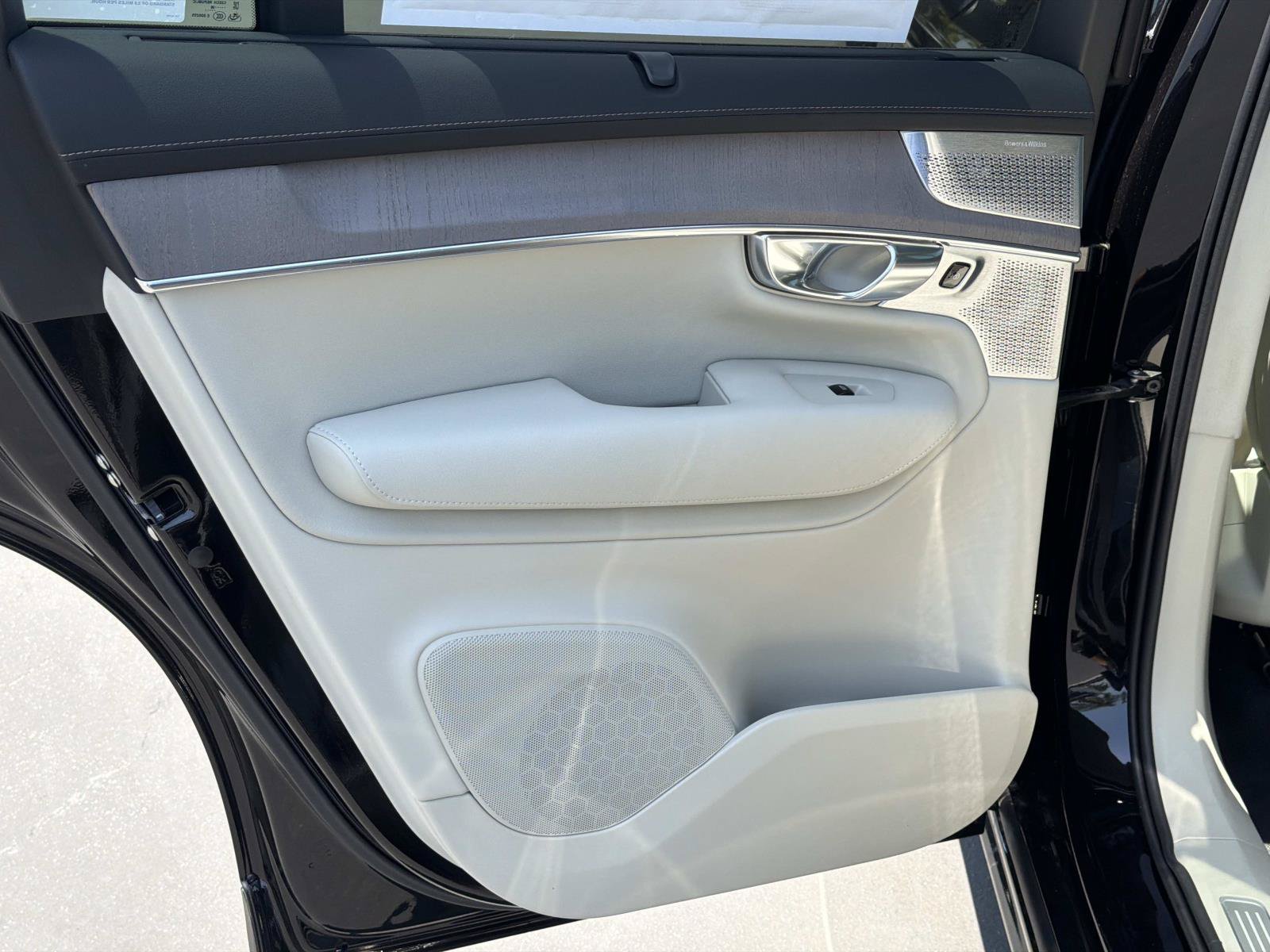 New 2026 Volvo XC90 T8 Ultra w/ Lounge Package AWD/4WD image 16