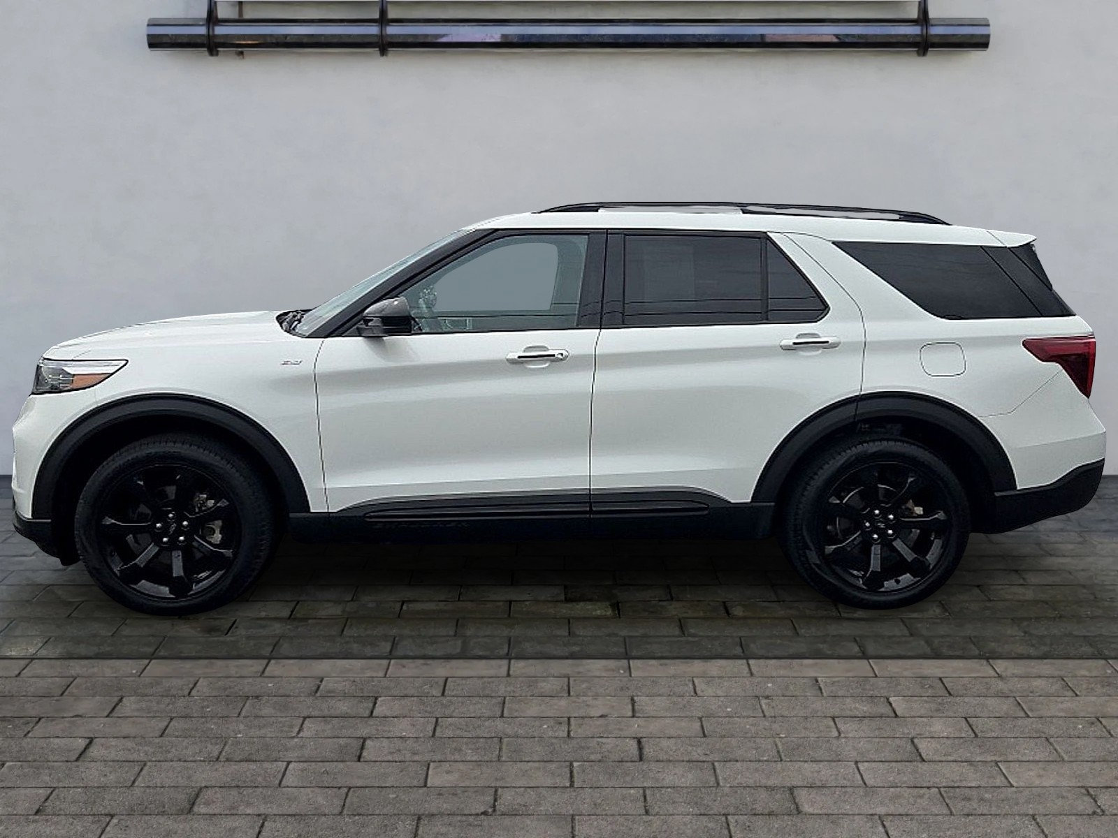 Certified 2024 Ford Explorer ST-Line w/ Class IV Trailer Tow Package AWD/4WD image 6
