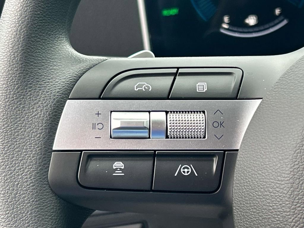 New 2026 Hyundai Tucson Blue SE image 24