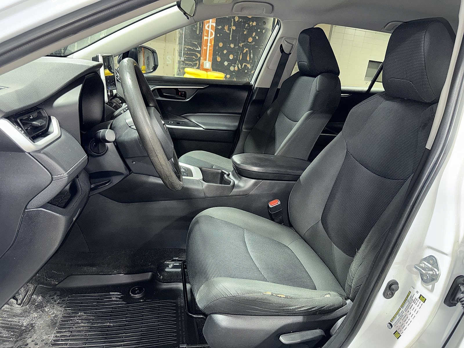 Used 2023 Toyota RAV4 LE AWD/4WD image 15