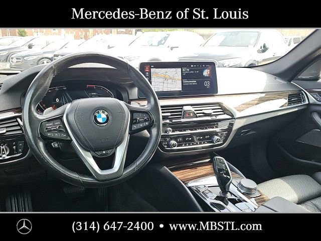 Used 2021 BMW 530i xDrive w/ Premium Package image 12