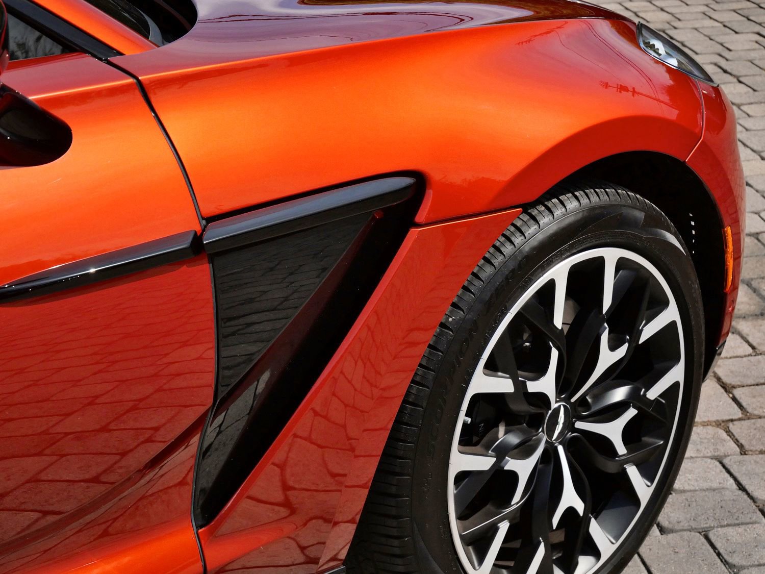 Used 2021 Aston Martin DBX AWD/4WD image 9