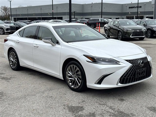 Certified 2025 Lexus ES 300h Ultra Luxury image 3