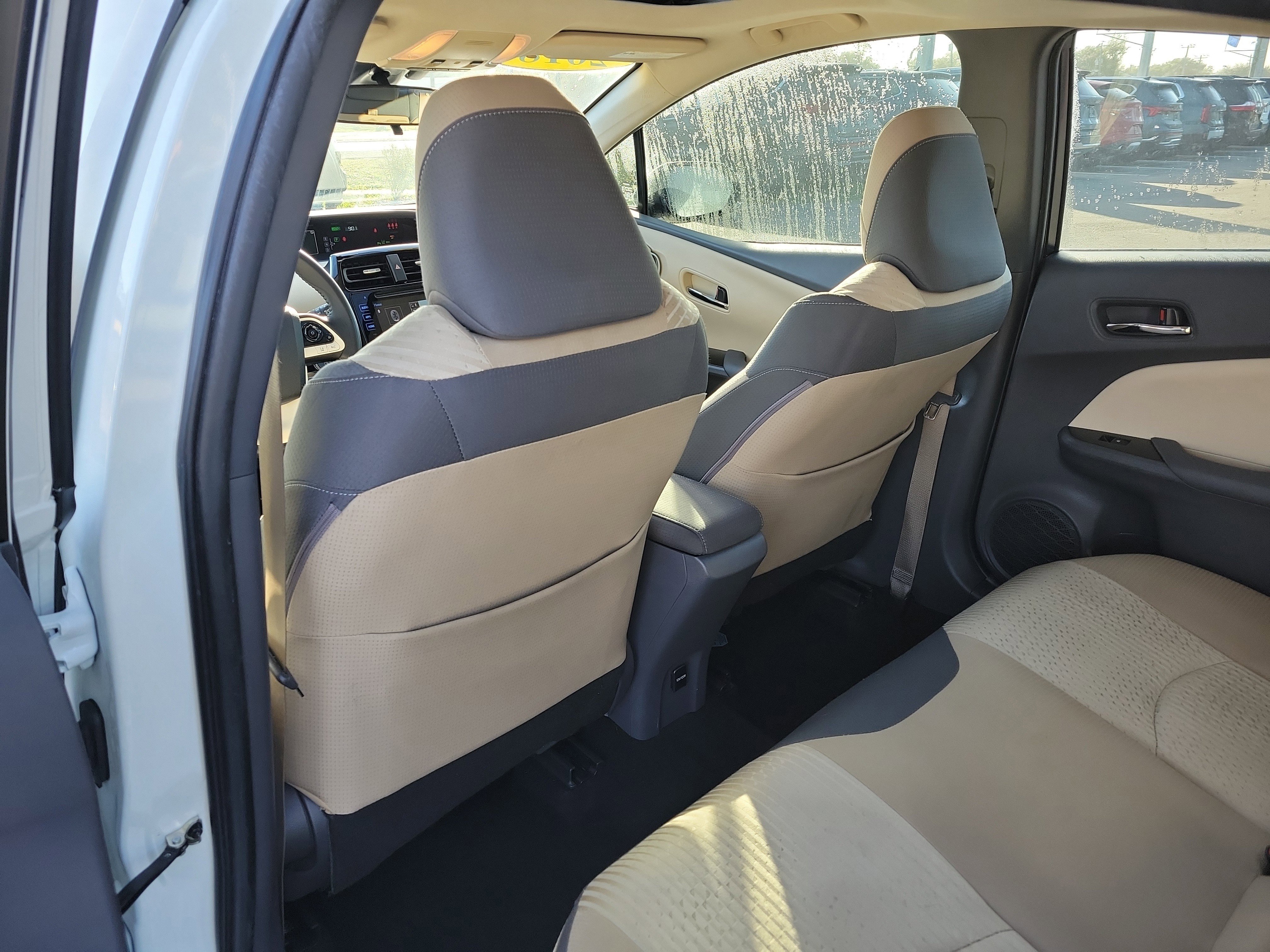 Used 2018 Toyota Prius Four image 15