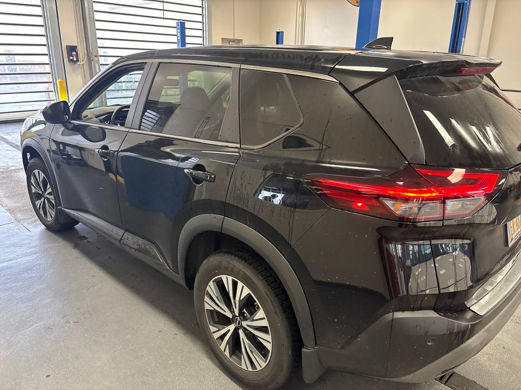 Used 2023 Nissan Rogue SV AWD/4WD image 7