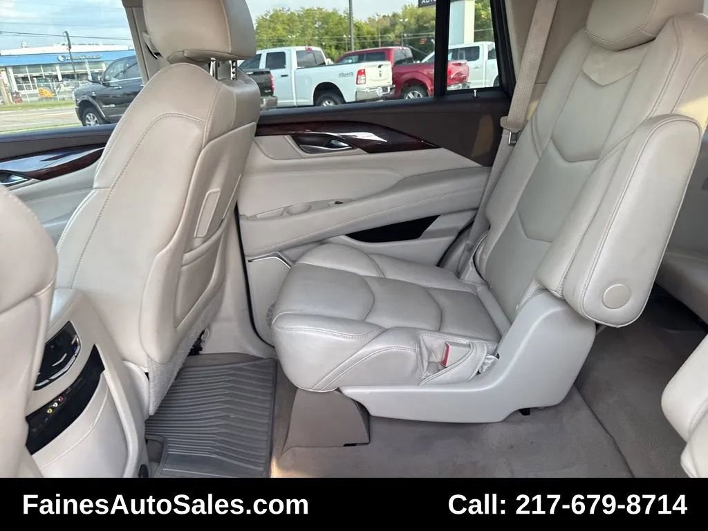 Used 2016 Cadillac Escalade Luxury image 44