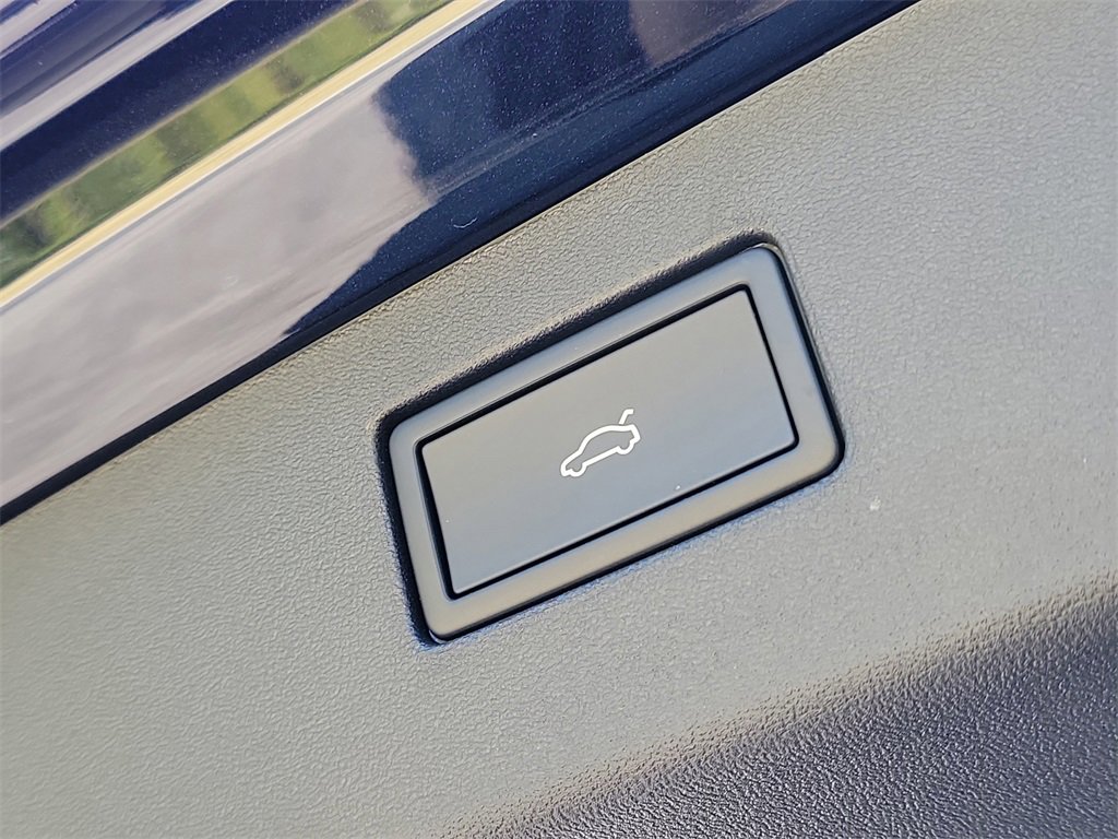 New 2026 Volkswagen Tiguan SE R-Line image 7