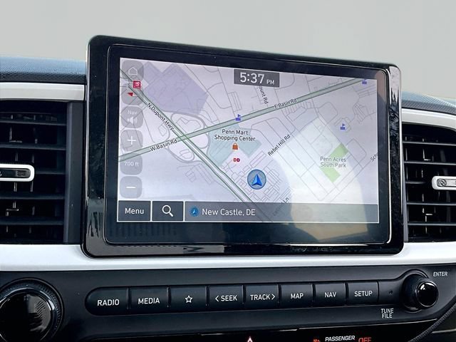 Used 2024 Hyundai Venue Limited FWD image 19