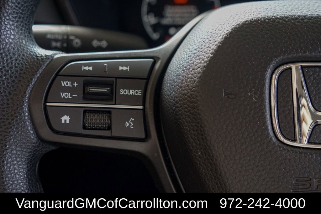 Used 2025 Honda CR-V EX image 16