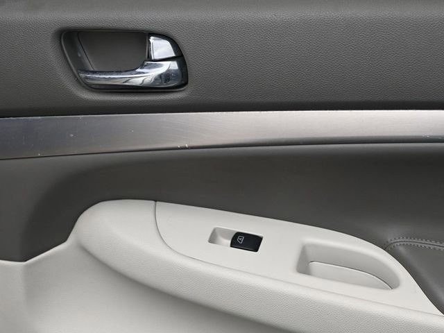 Used 2012 INFINITI G37 Journey w/ Premium Pkg image 30