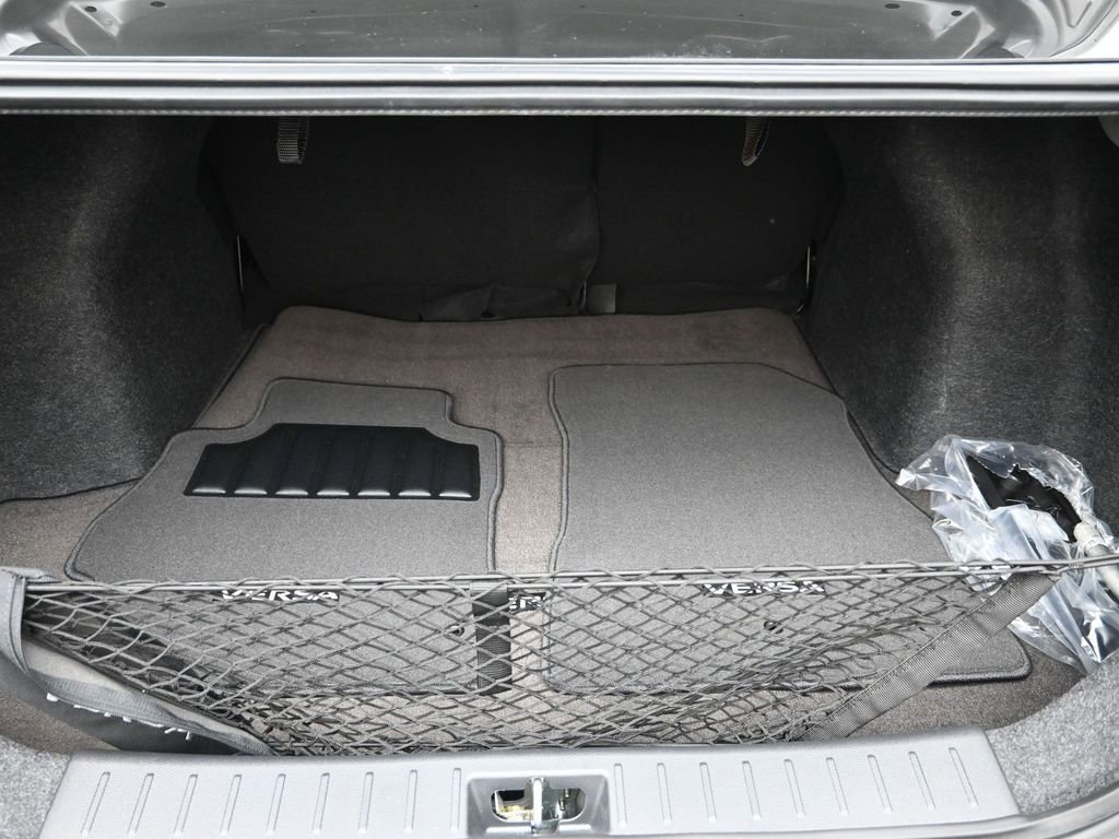 New 2025 Nissan Versa SR w/ Trunk Package FWD image 22