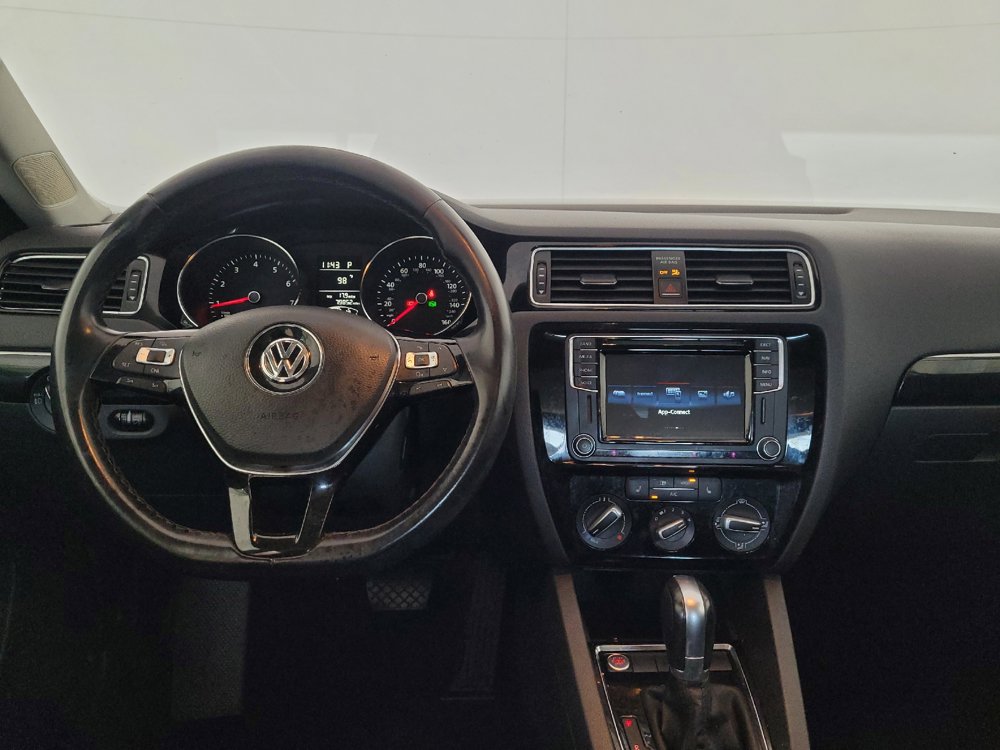 Used 2016 Volkswagen Jetta SEL FWD image 22