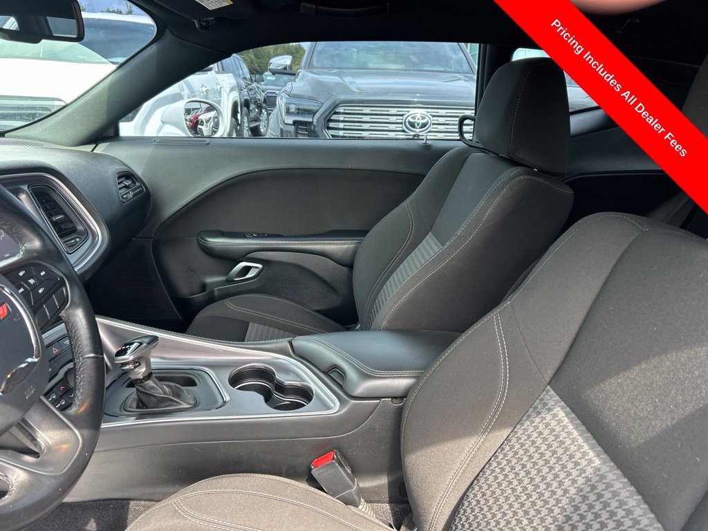 Used 2020 Dodge Challenger SXT RWD image 2