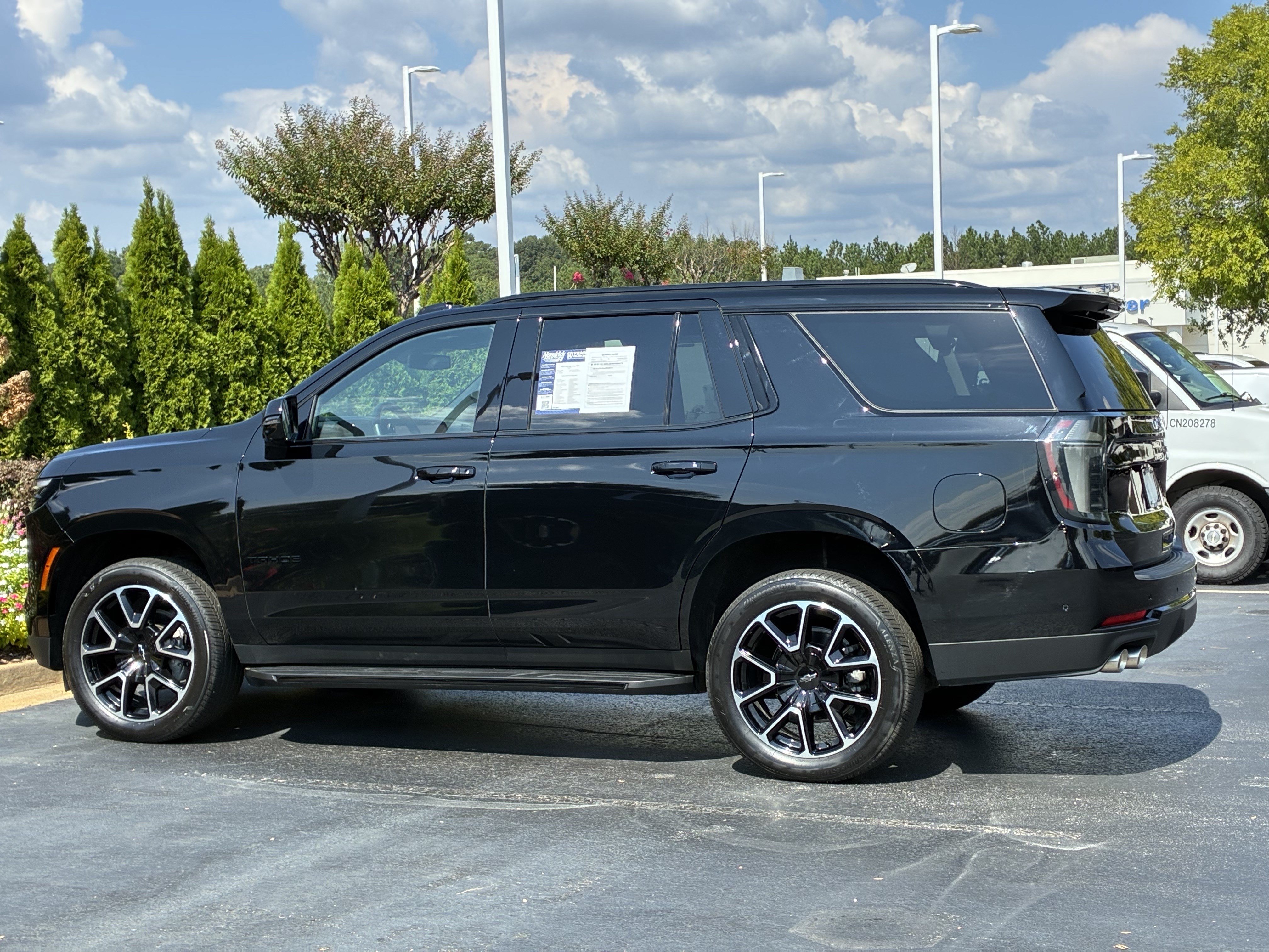 Used 2025 Chevrolet Tahoe RST w/ Comfort Package RWD image 9