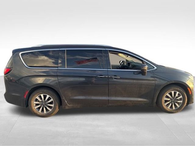 Used 2021 Chrysler Pacifica Touring-L image 14