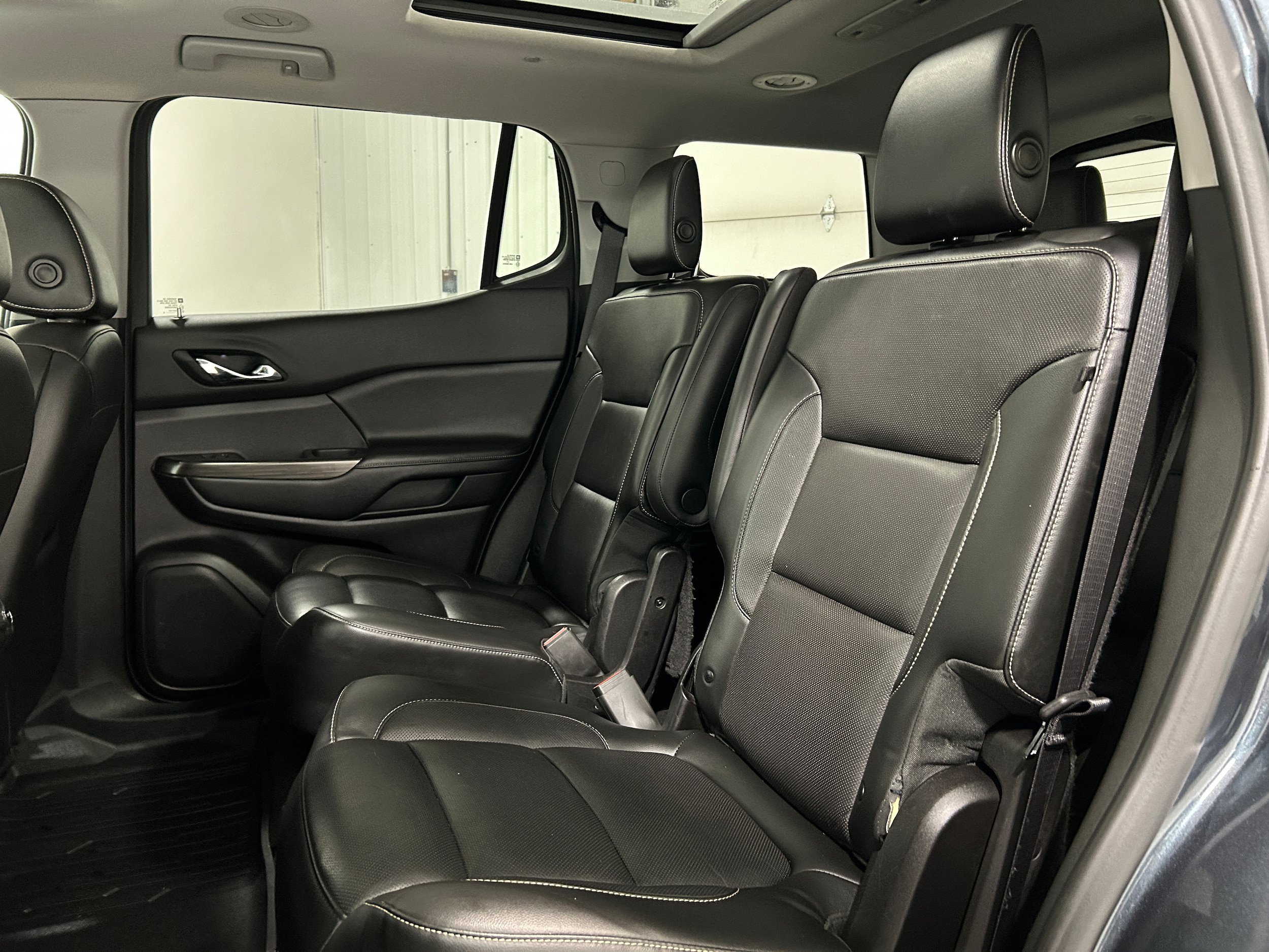 Used 2019 GMC Acadia SLT AWD/4WD image 30