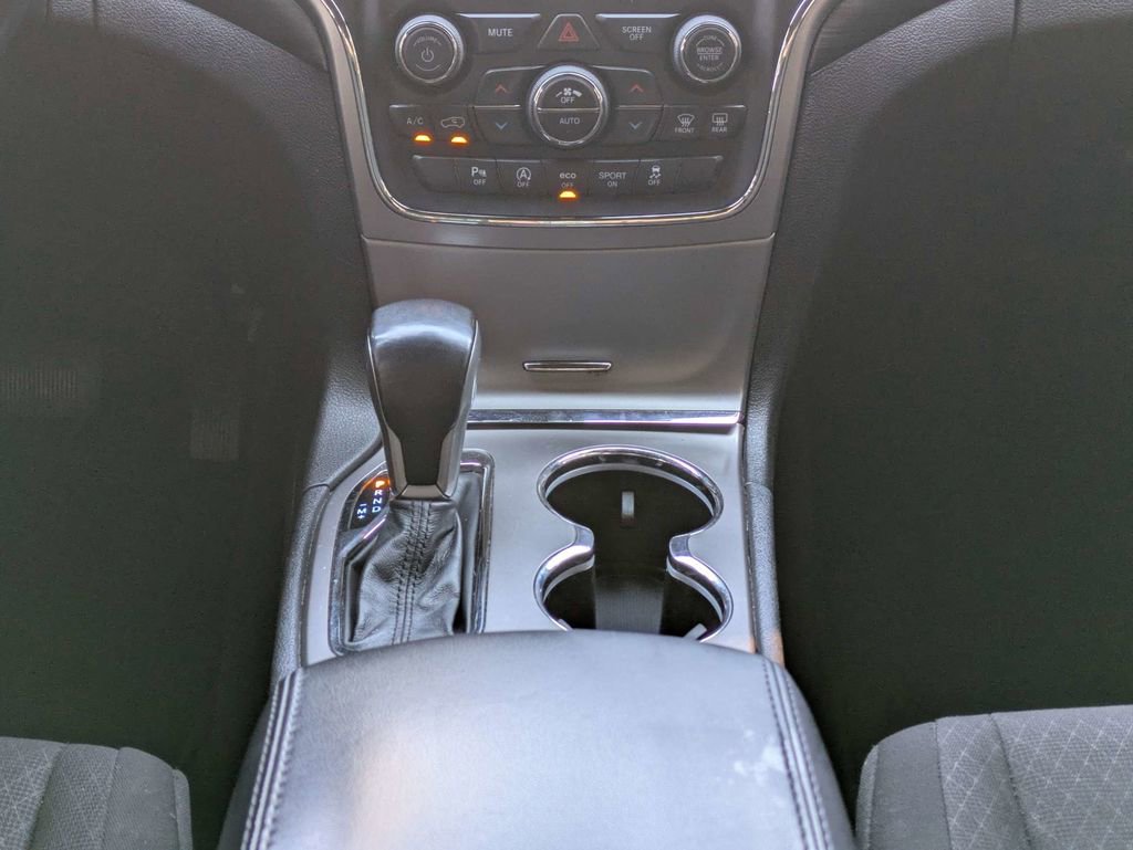 Used 2021 Jeep Grand Cherokee Laredo image 20