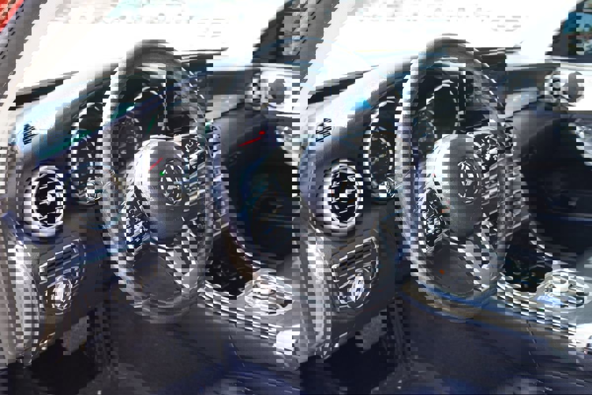 Used 2020 Mercedes-Benz C 300 Sedan image 26