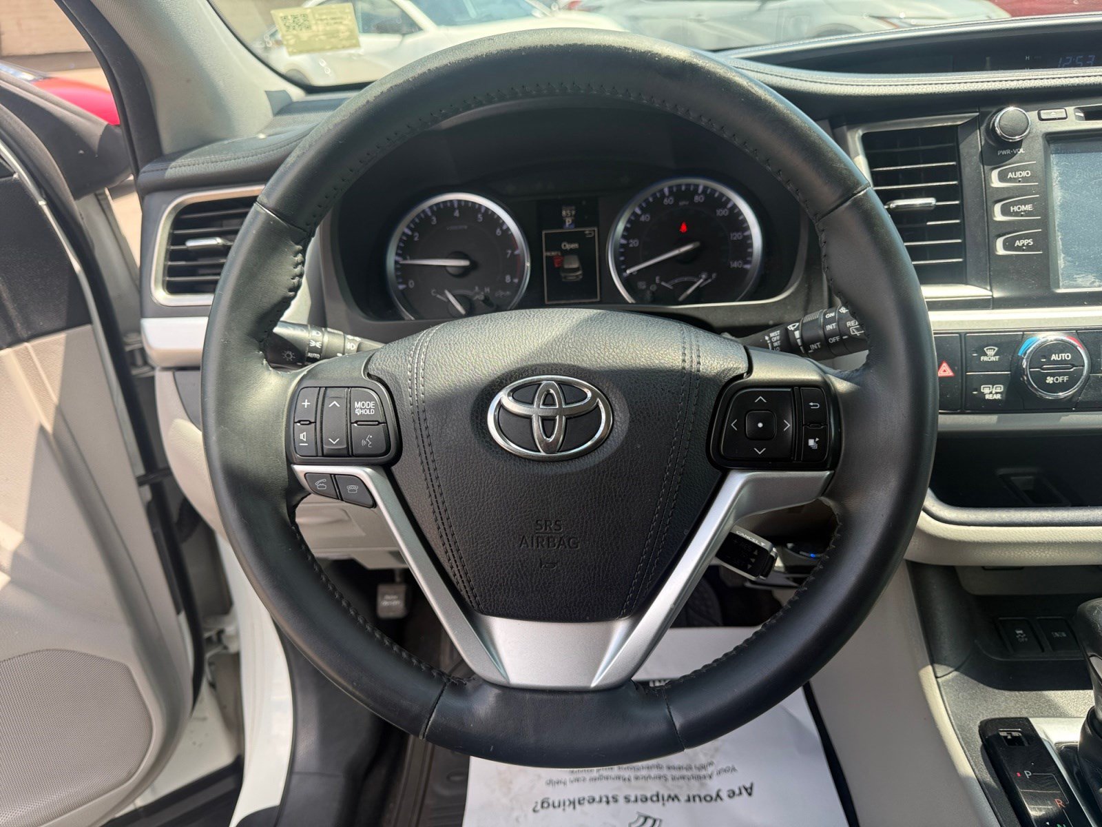 Used 2016 Toyota Highlander XLE AWD/4WD image 9
