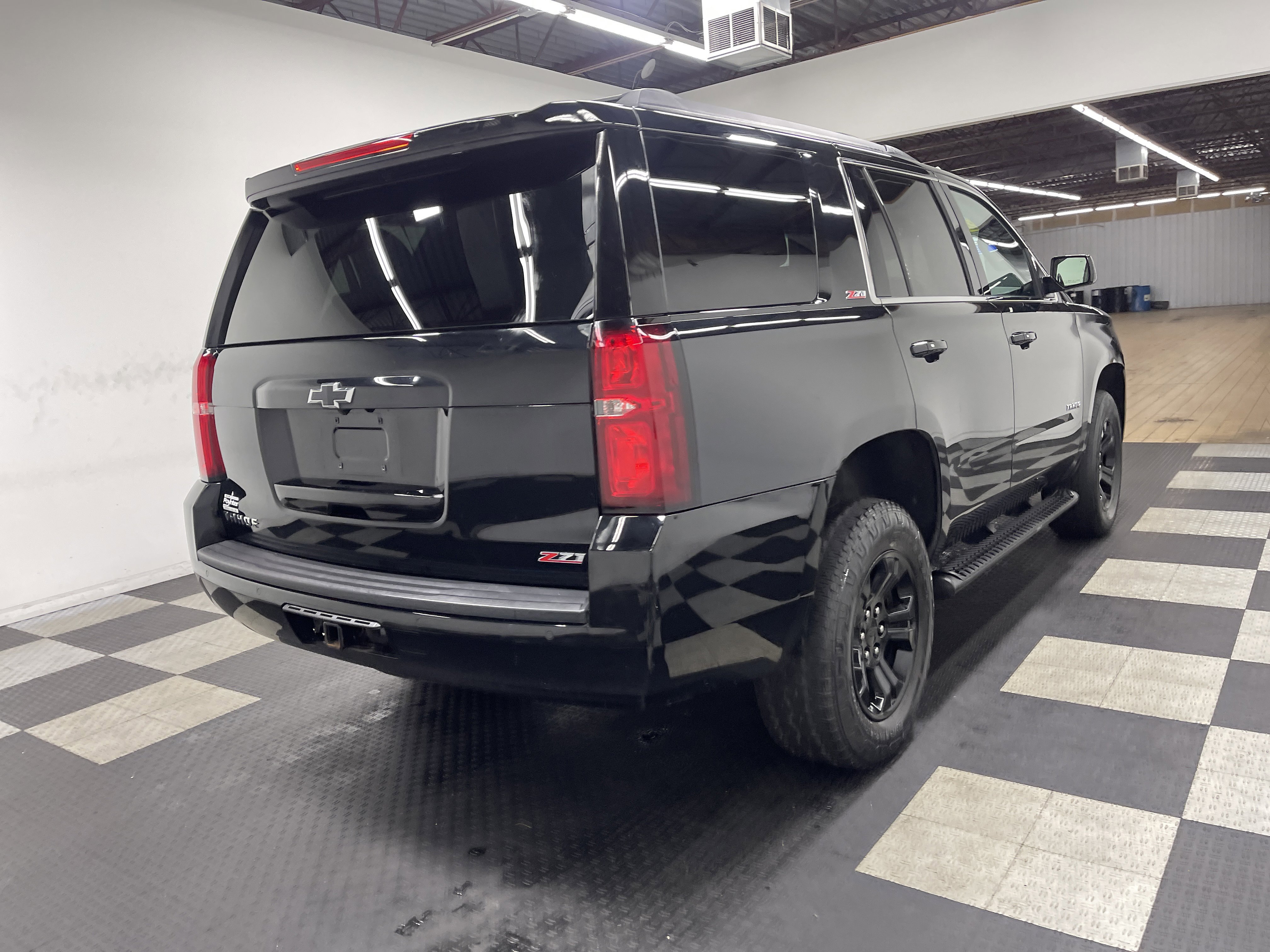 Used 2018 Chevrolet Tahoe LT w/ Luxury Package image 5