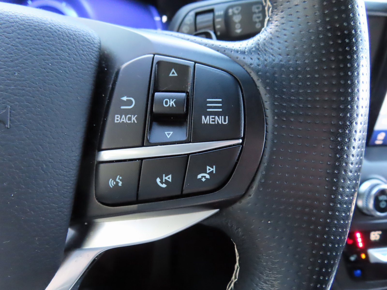 Used 2020 Ford Explorer ST w/ ST High-Performance Pack image 18