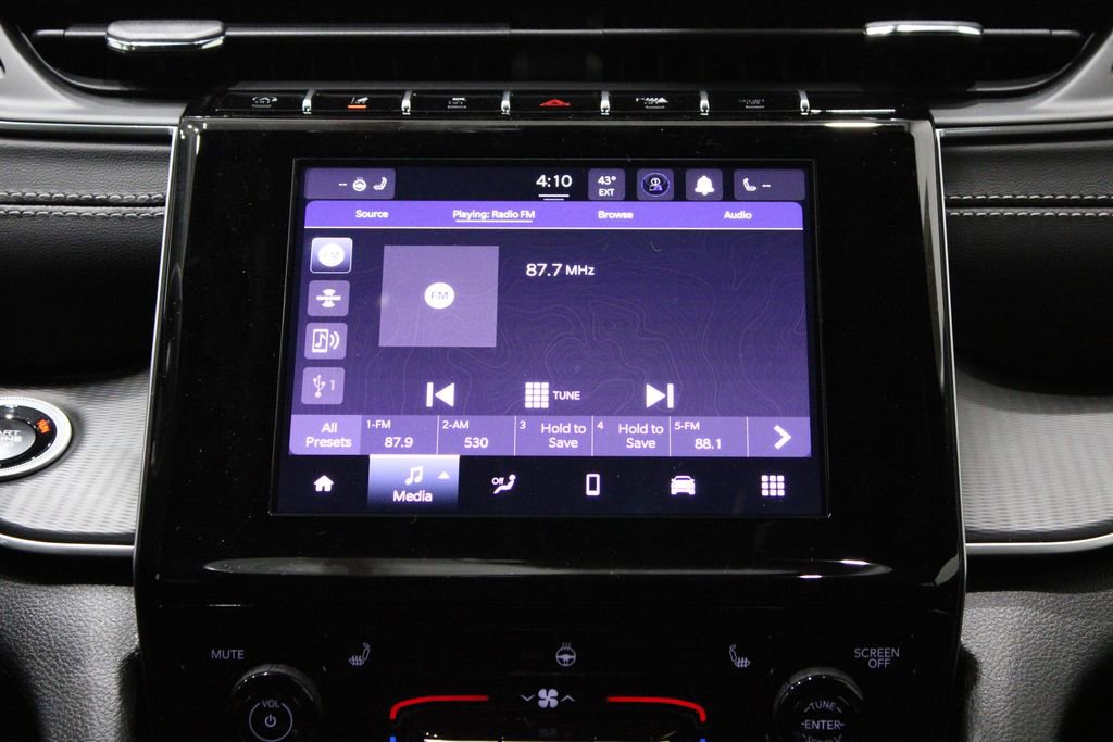 New 2025 Jeep Grand Cherokee Laredo w/ Luxury Tech Group I image 29