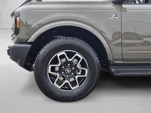New 2026 Ford Bronco Outer Banks AWD/4WD image 11