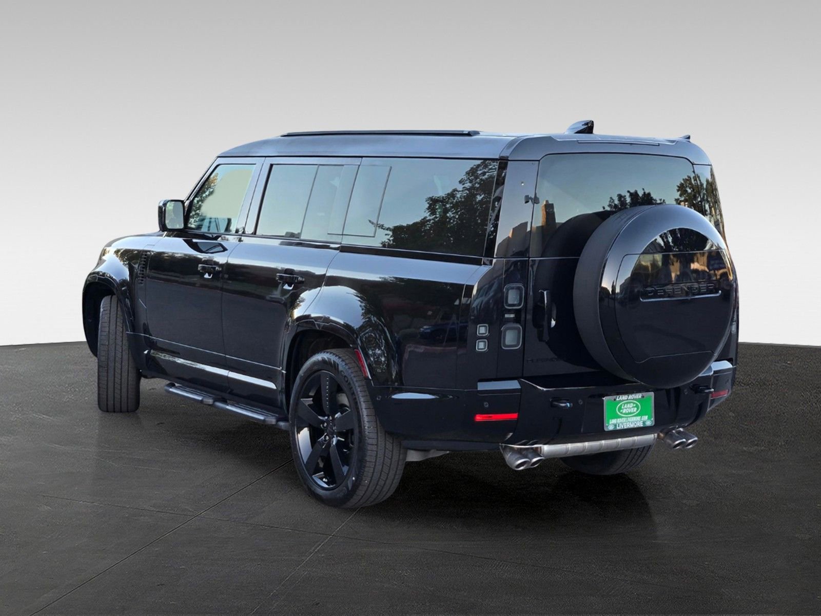 New 2026 Land Rover Defender 130 V8 AWD/4WD image 4