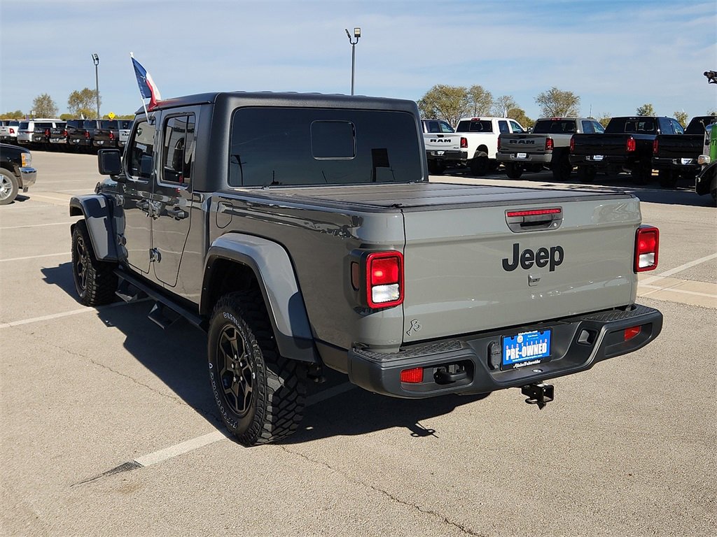 Used 2021 Jeep Gladiator Willys image 3