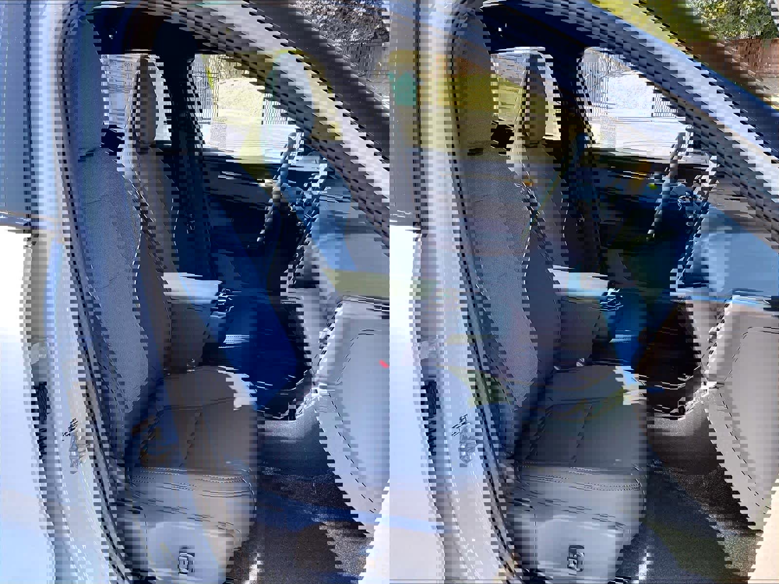 New 2026 Volvo EX30 Plus w/ Protection Package Premier image 31