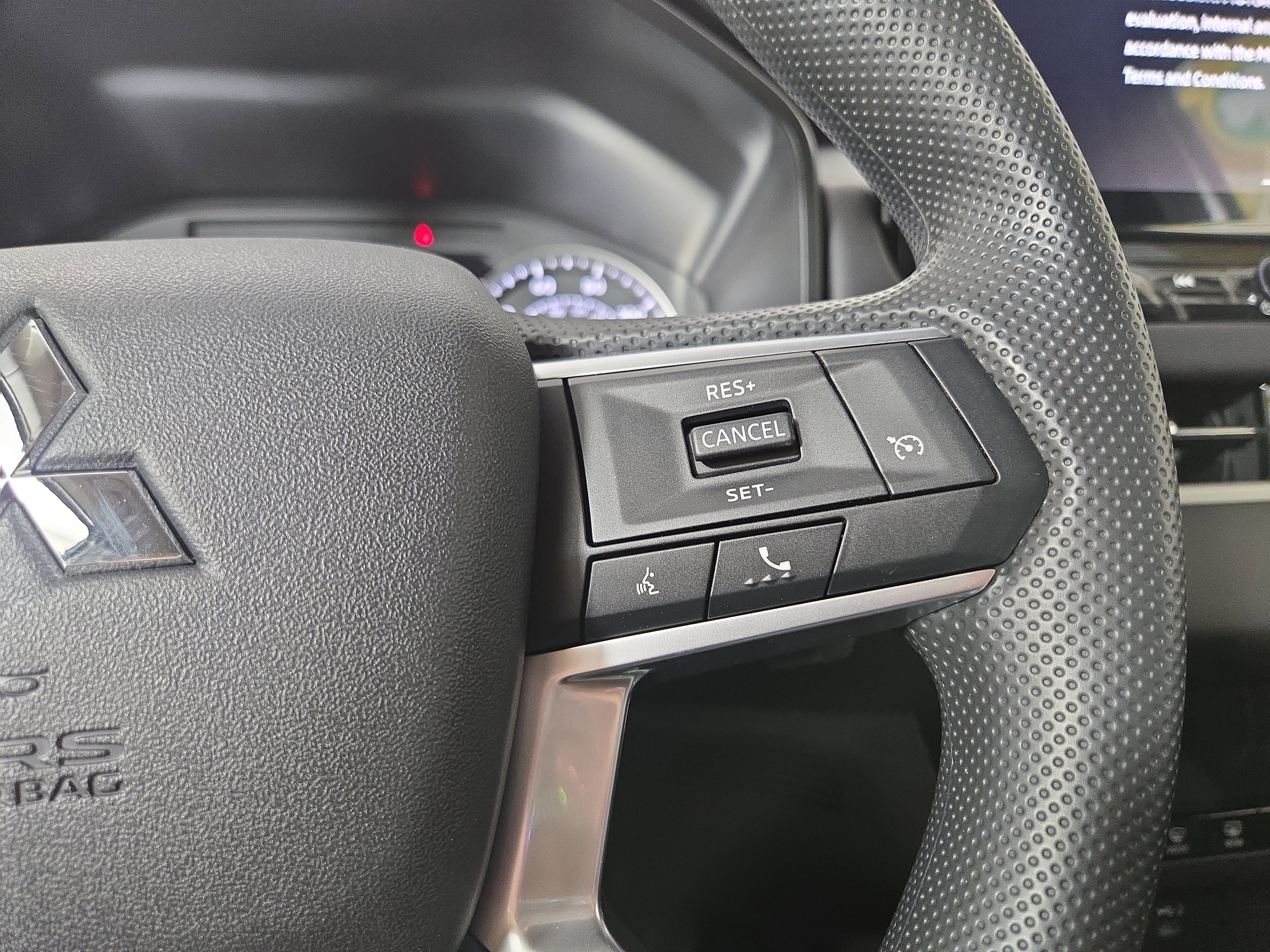 New 2026 Mitsubishi Outlander ES image 16