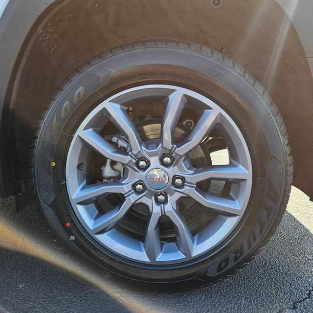 Used 2024 GMC Terrain SLT AWD/4WD image 40