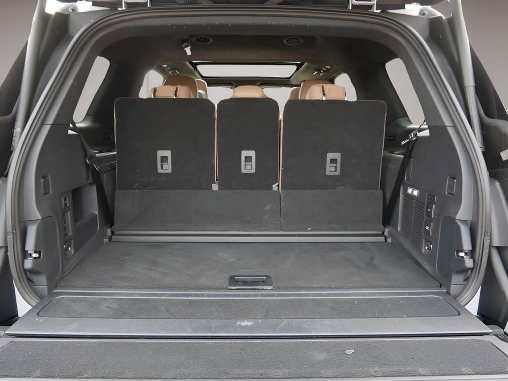 Used 2025 Lincoln Navigator Black Label image 12