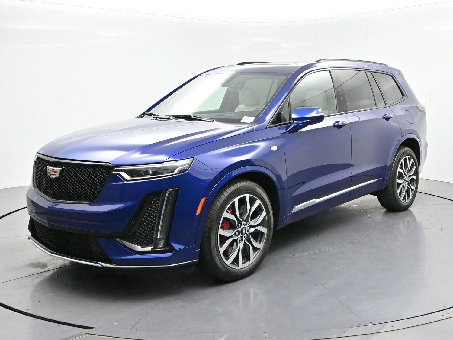 Certified 2024 Cadillac XT6 Sport w/ Technology Package AWD/4WD image 3