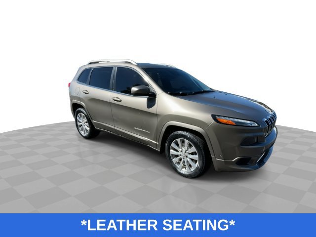 Used 2017 Jeep Cherokee Overland w/ Technology Group FWD image 2