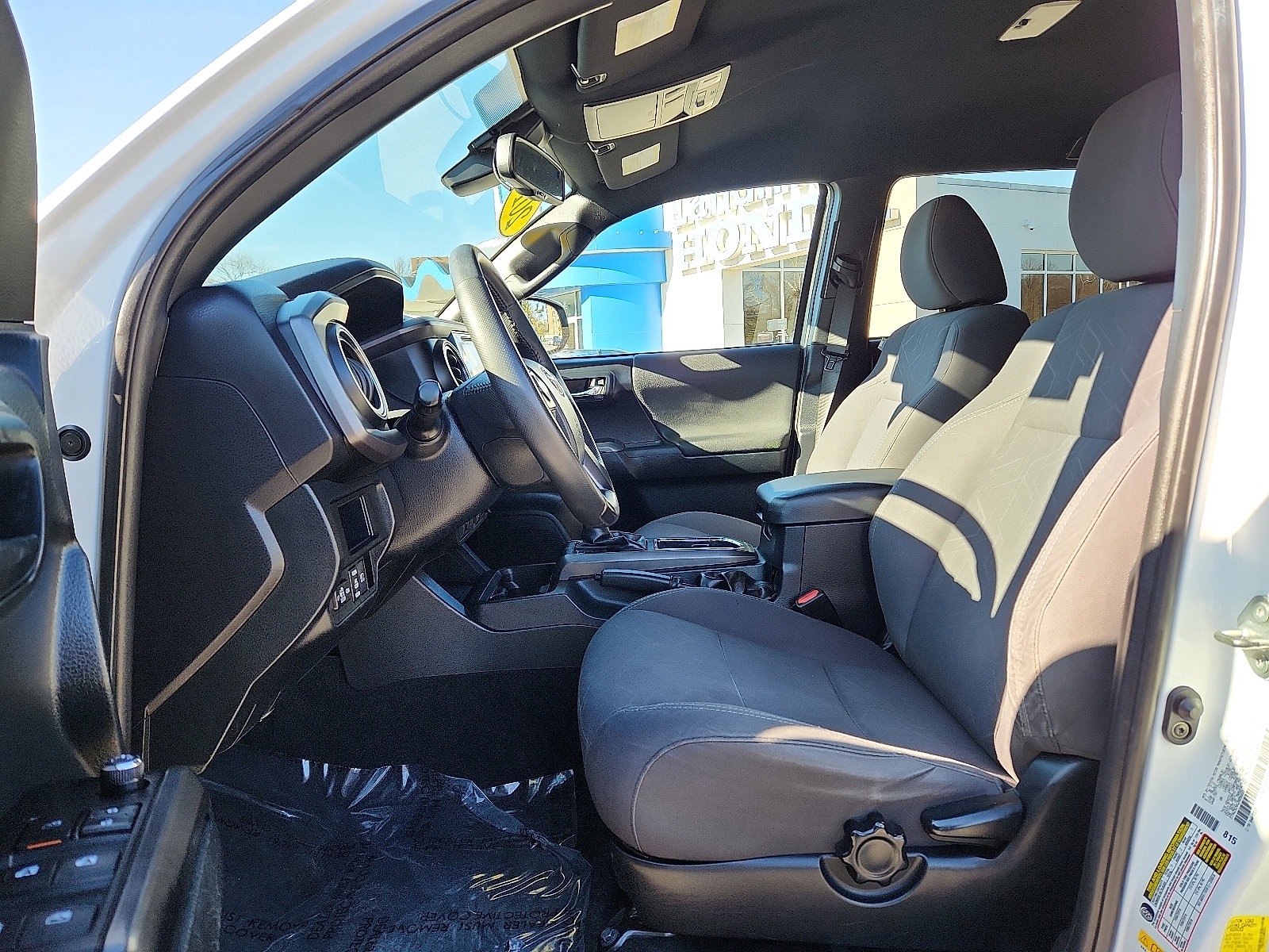 Used 2018 Toyota Tacoma 2WD Double Cab image 13