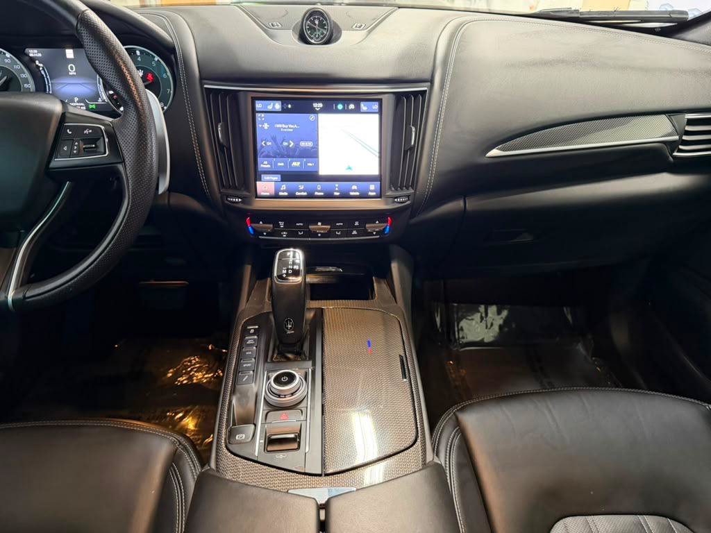 Used 2023 Maserati Levante GT AWD/4WD image 34