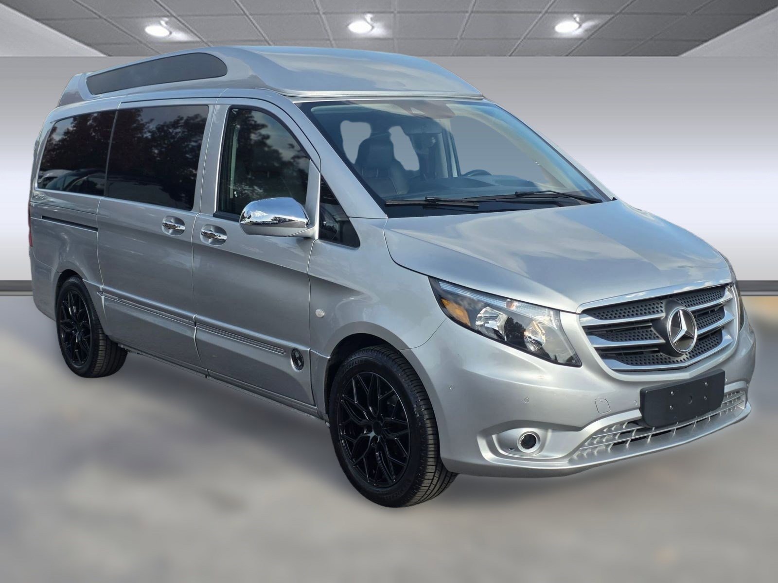 Used 2018 Mercedes-Benz Metris Passenger image 7