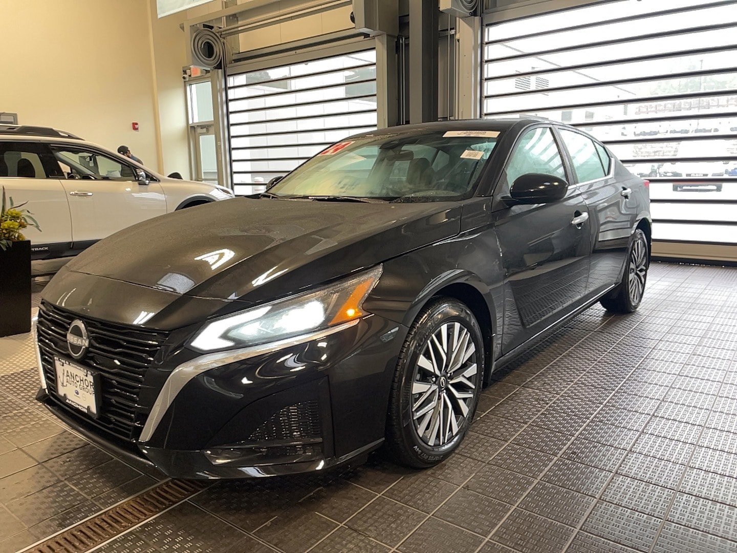 Used 2024 Nissan Altima 2.5 SV w/ SV Premium Package image 4