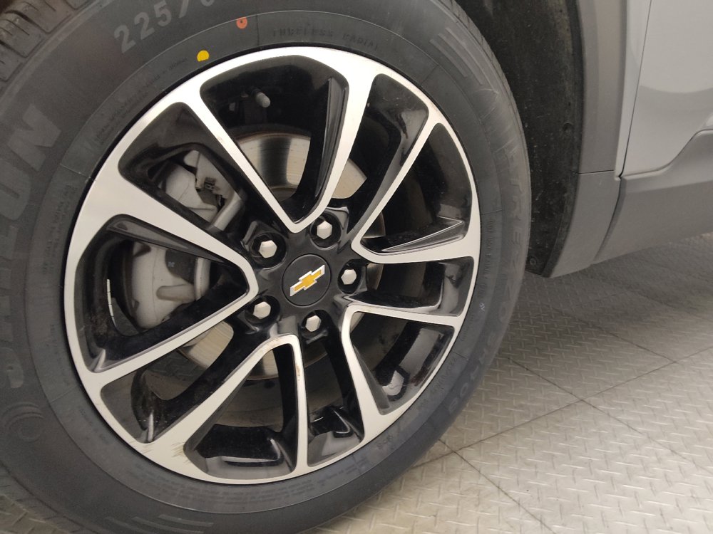 Used 2025 Chevrolet TrailBlazer LT AWD/4WD image 31