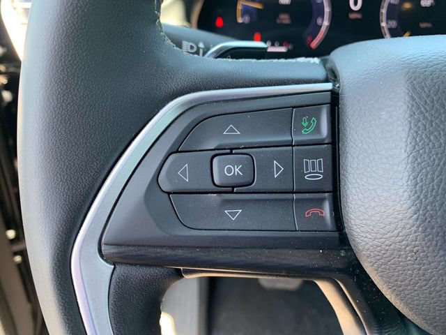 Used 2025 Jeep Grand Cherokee Altitude AWD/4WD image 26