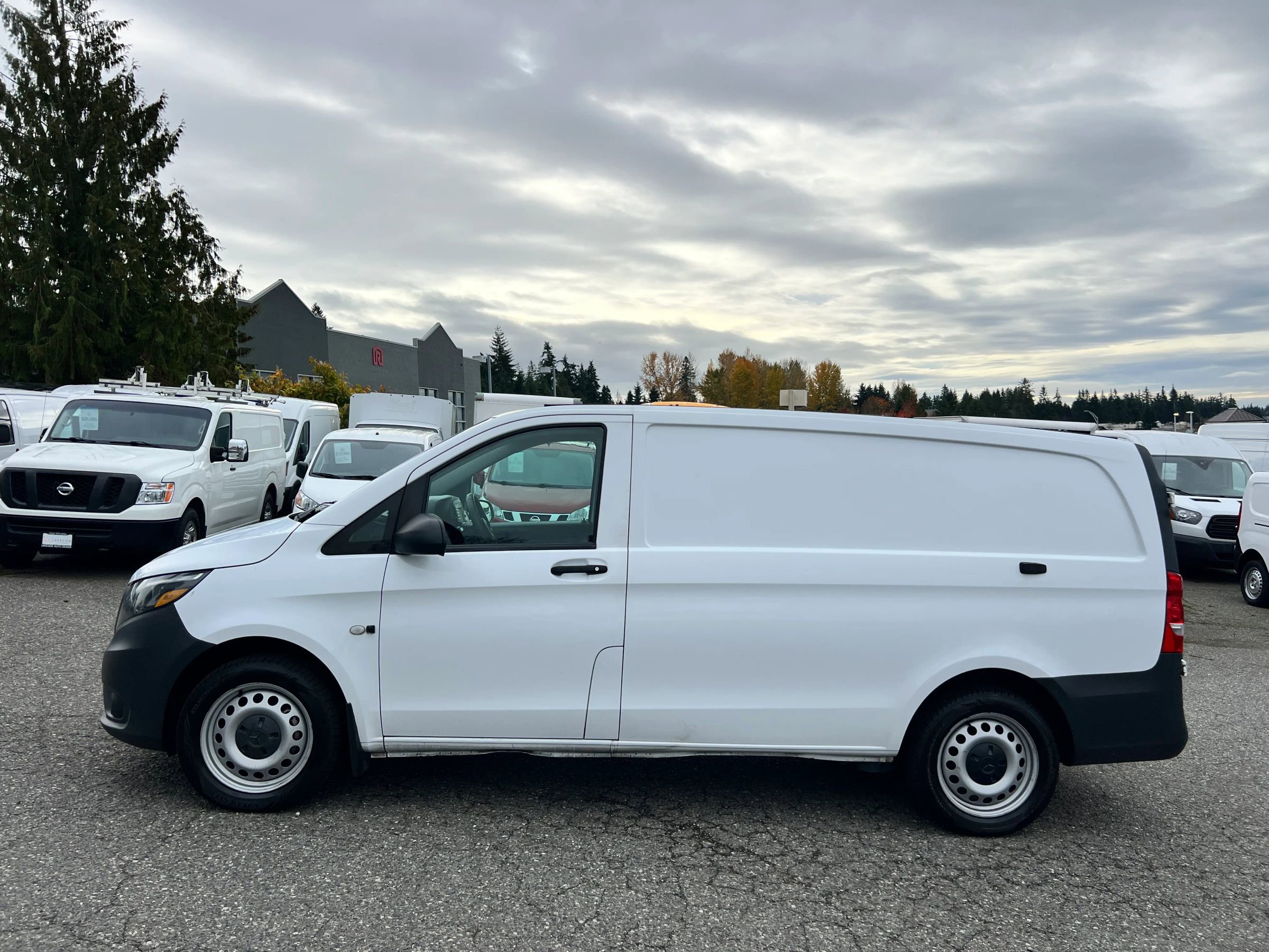 Used 2019 Mercedes-Benz Metris Standard WB Van 3D image 4