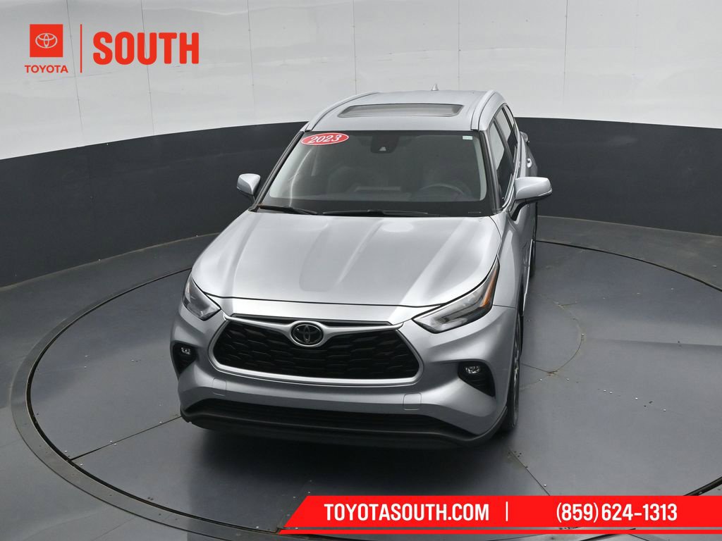 Used 2023 Toyota Highlander XLE AWD/4WD image 52